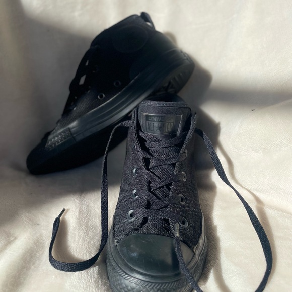 Converse - Picture 3 of 7